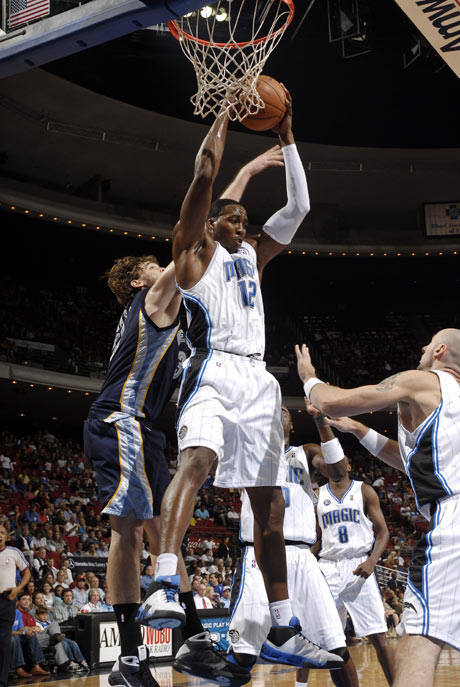 图赫尔：贝林厄姆被换下时很沮丧？因为他有一张黄牌（图赫尔解释贝林厄姆被换下的沮丧：因身背黄牌）