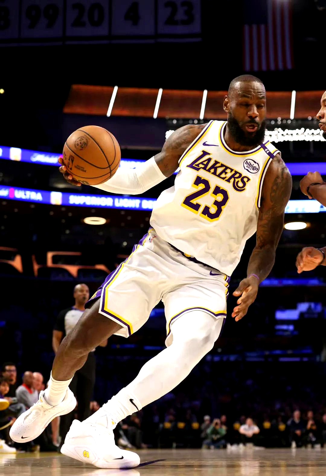 小武磊！15岁中国新星在西甲豪门爆发，12场造9球（15岁中国新星在西甲豪门迎来爆发：12战参与9球，被誉为“小武磊”）