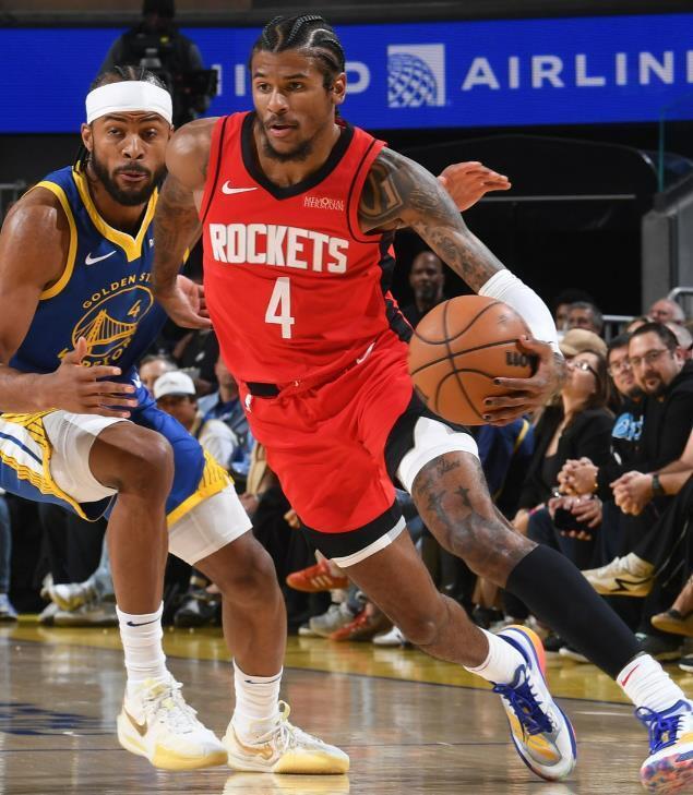 防守端完全是另一种强度（防守强度截然不同）