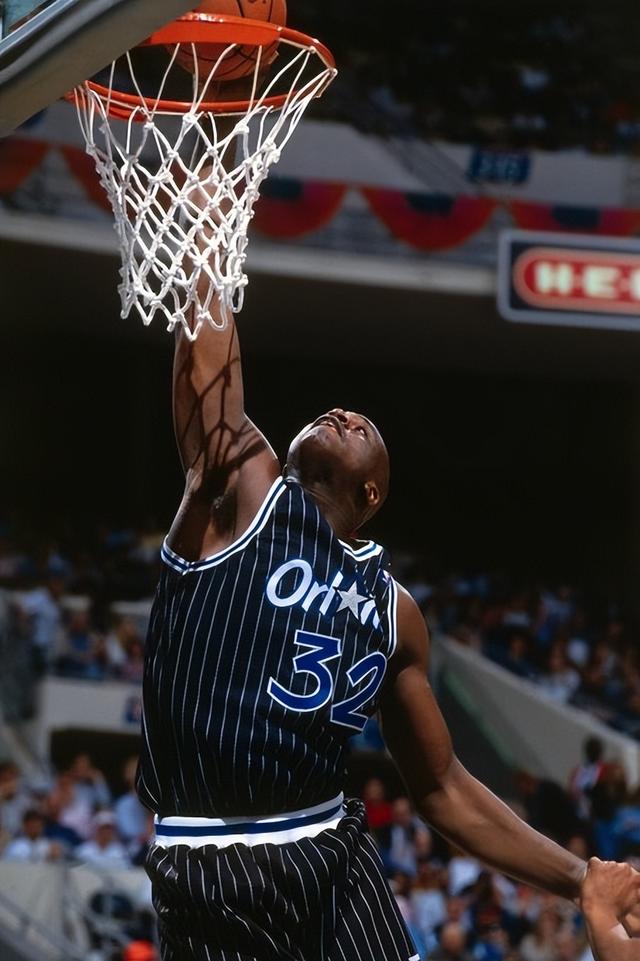 世界杯选拔赛出现突发状况，引广泛关注（世界杯选拔赛突发意外，引发广泛热议）